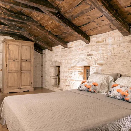 Castello * אגיוס ניקולאוס